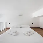 Guesthost - Apts Milano-corso Magenta 아파트 *