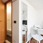Guesthost - Apts Milano-corso Magenta 밀라노