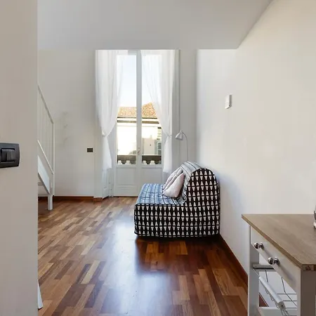 Guesthost - Apts Milano-corso Magenta *