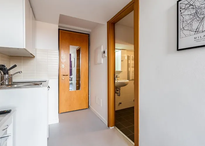 Guesthost - Apts Milano-corso Magenta Διαμέρισμα *