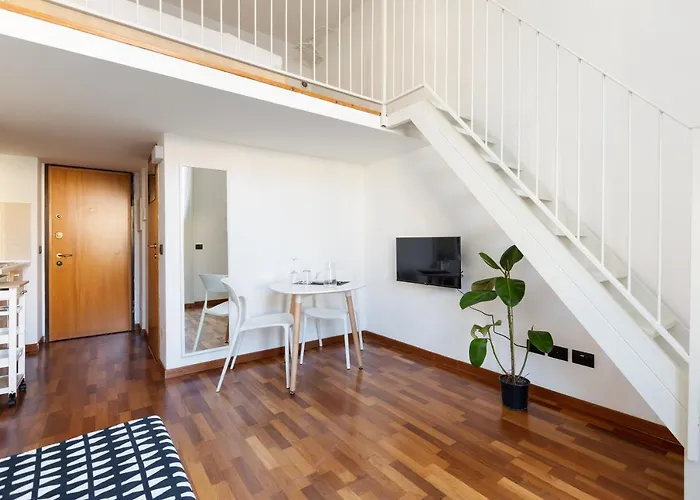 Guesthost - Apts Milano-corso Magenta Διαμέρισμα *