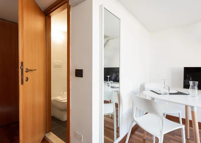 Guesthost - Apts Milano-corso Magenta Μιλάνο