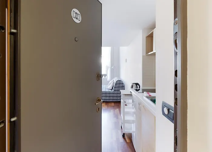 Guesthost - Apts Milano-corso Magenta Διαμέρισμα Μιλάνο
