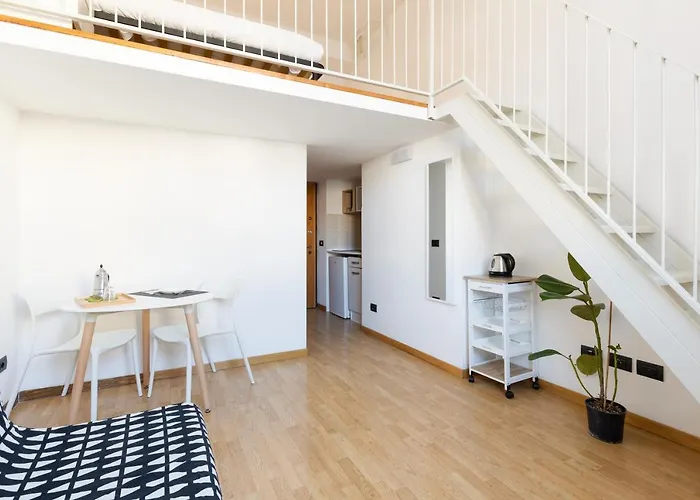 Guesthost - Apts Milano-corso Magenta Μιλάνο