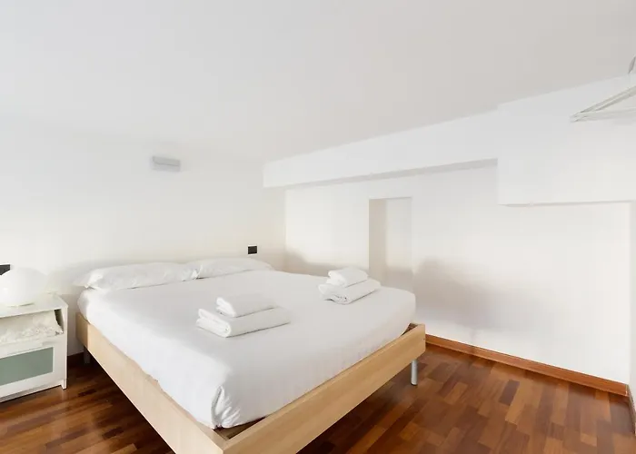 Guesthost - Apts Milano-corso Magenta Διαμέρισμα *