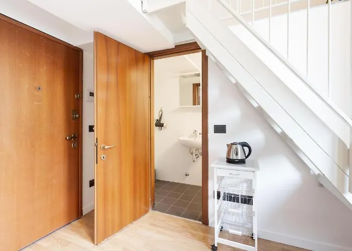 Guesthost - Apts Milano-corso Magenta Διαμέρισμα *
