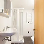 Guesthost - Apts Milano-corso Magenta * Milano