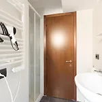 Guesthost - Apts Milano-corso Magenta Daire Milano