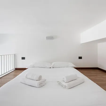 Apts Milano-corso Magenta Daire *