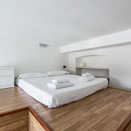 Appartamento Guesthost - Apts Milano-corso Magenta