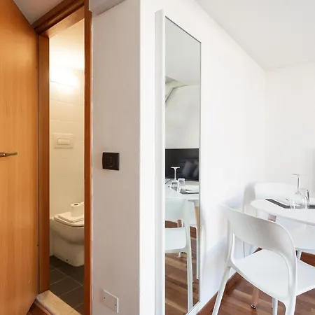 Guesthost - Apts Milano-corso Magenta Milano