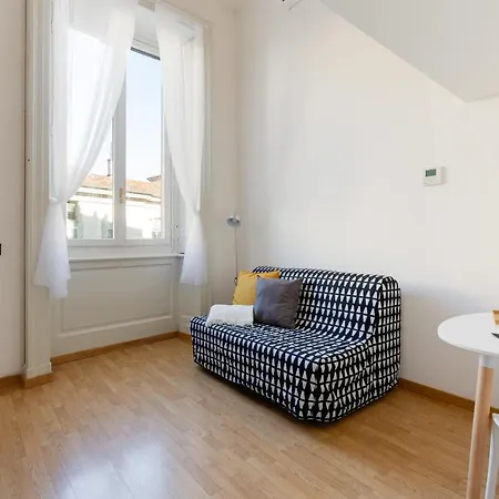 Guesthost - Apts Milano-corso Magenta *
