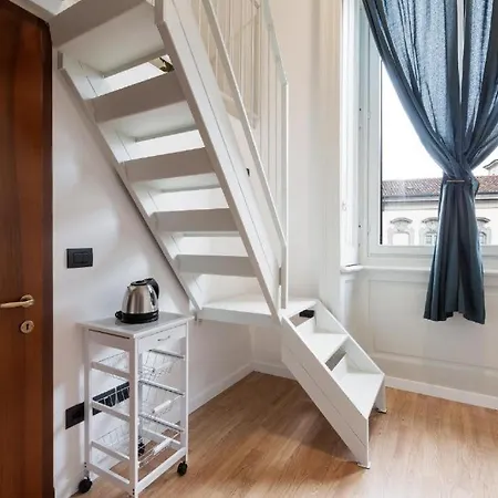 Guesthost - Apts Milano-corso Magenta * Milano